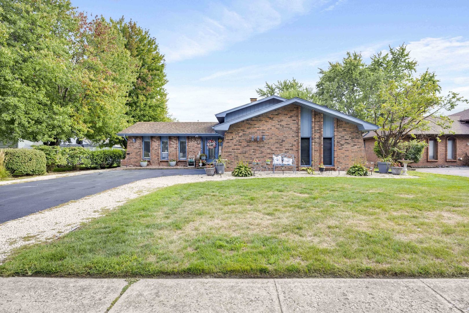 1943 182ND Street Lansing IL 60438