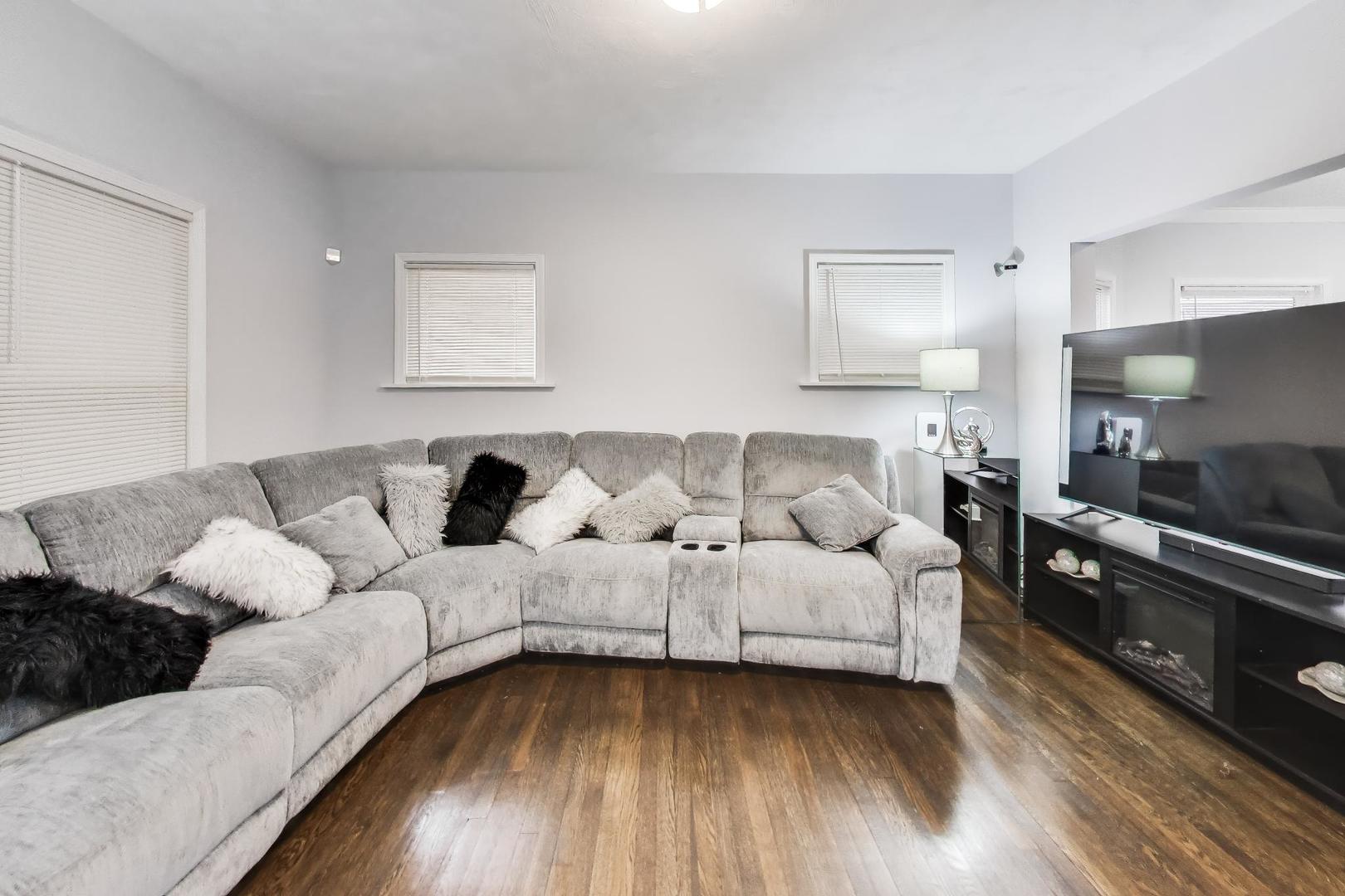 28 North Lockwood Avenue Chicago IL 60644