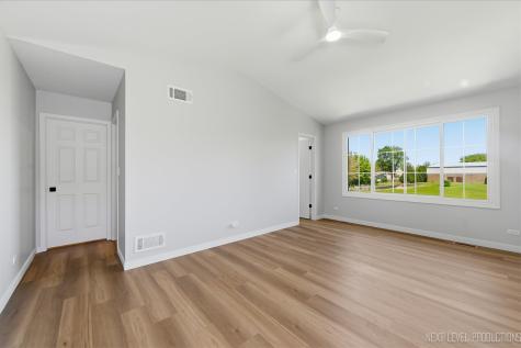 1340 Nantucket Court Carol Stream IL 60188