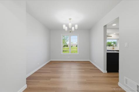 1340 Nantucket Court Carol Stream IL 60188