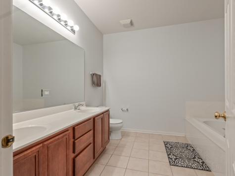 1852 Keystone Place Schaumburg IL 60193