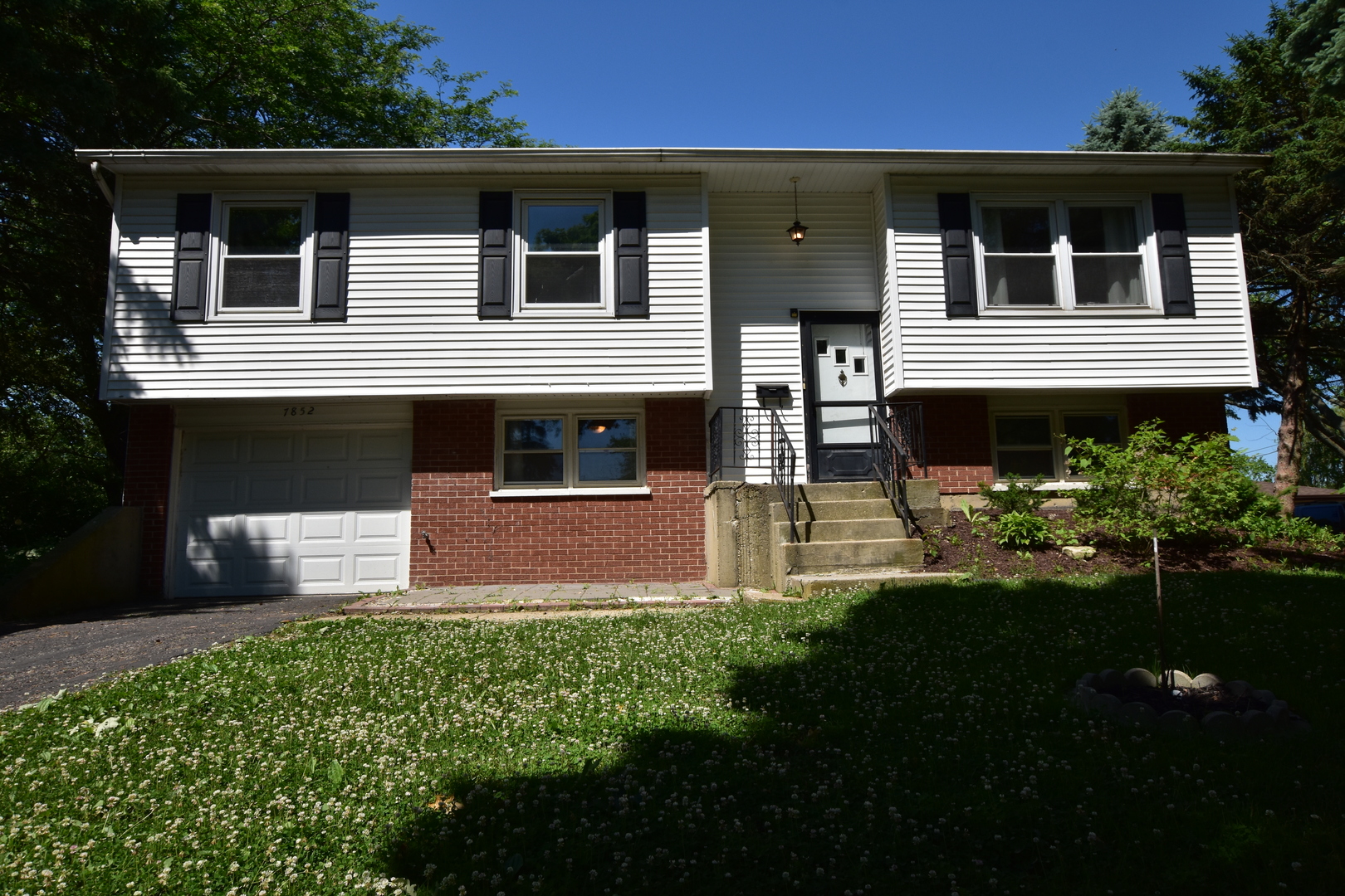 7852 Sprucewood Avenue Woodridge IL 60517