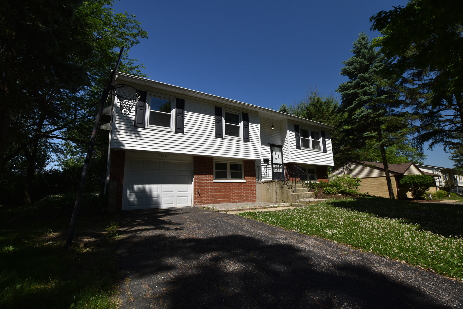 7852 Sprucewood Avenue Woodridge IL 60517