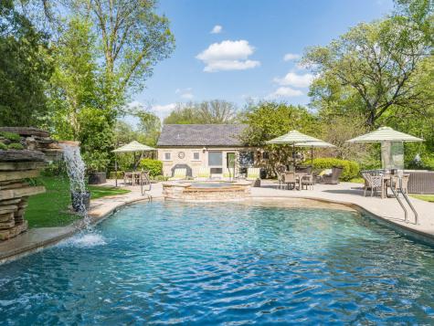 875 Country Club Road St. Charles IL 60174