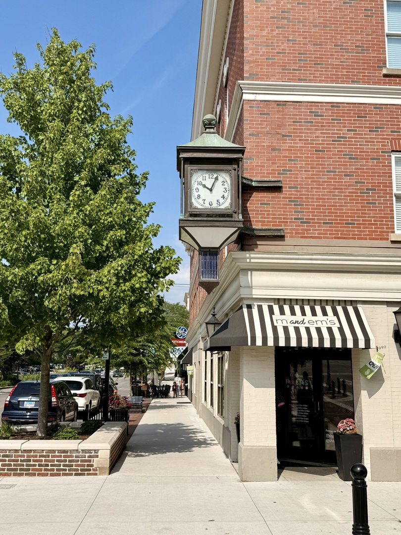 580 Oak Street Glen Ellyn IL 60137