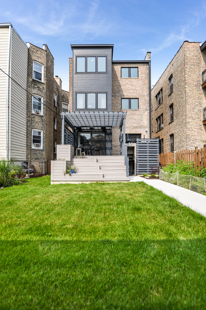 5643 North Glenwood Avenue Chicago IL 60660