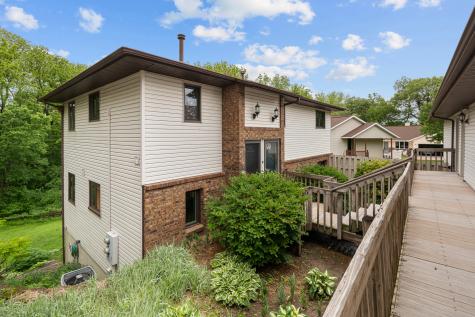 8504 Ridgewood Road Rock Island IL 61201
