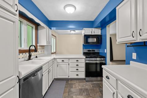 8504 Ridgewood Road Rock Island IL 61201