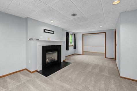 8504 Ridgewood Road Rock Island IL 61201