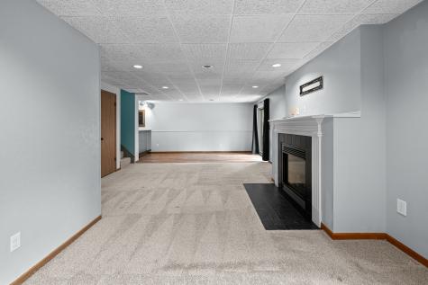 8504 Ridgewood Road Rock Island IL 61201