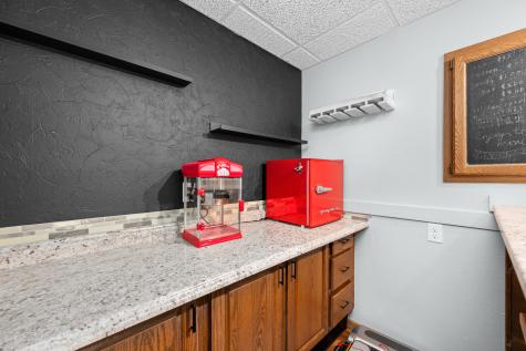 8504 Ridgewood Road Rock Island IL 61201