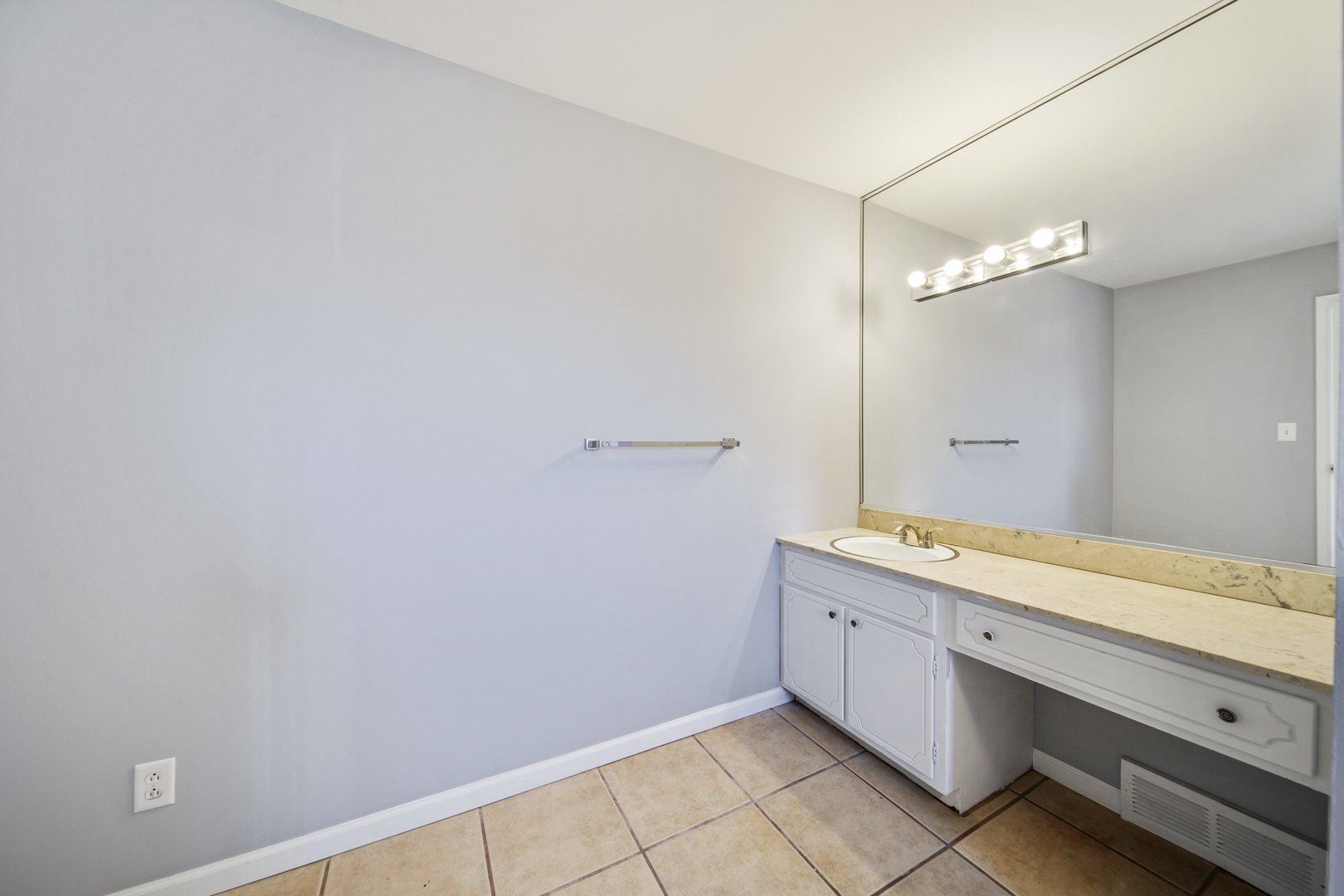 1421 Heather Drive Aurora IL 60506