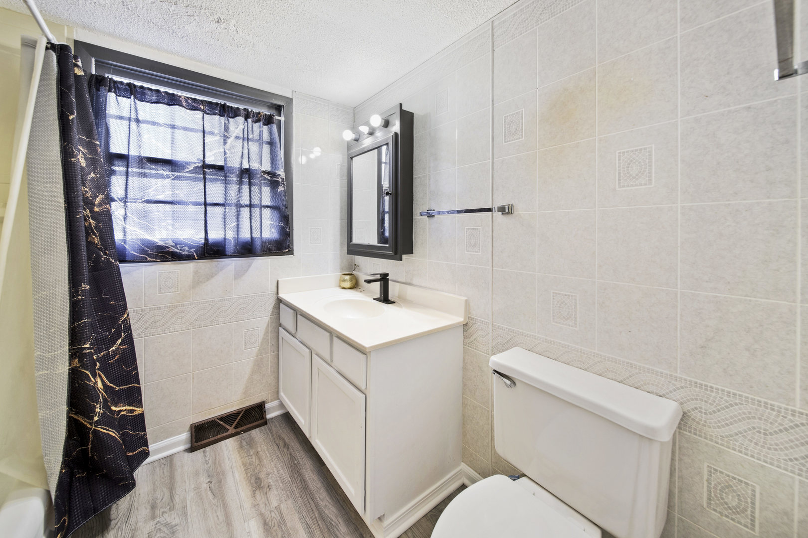 1421 Heather Drive Aurora IL 60506