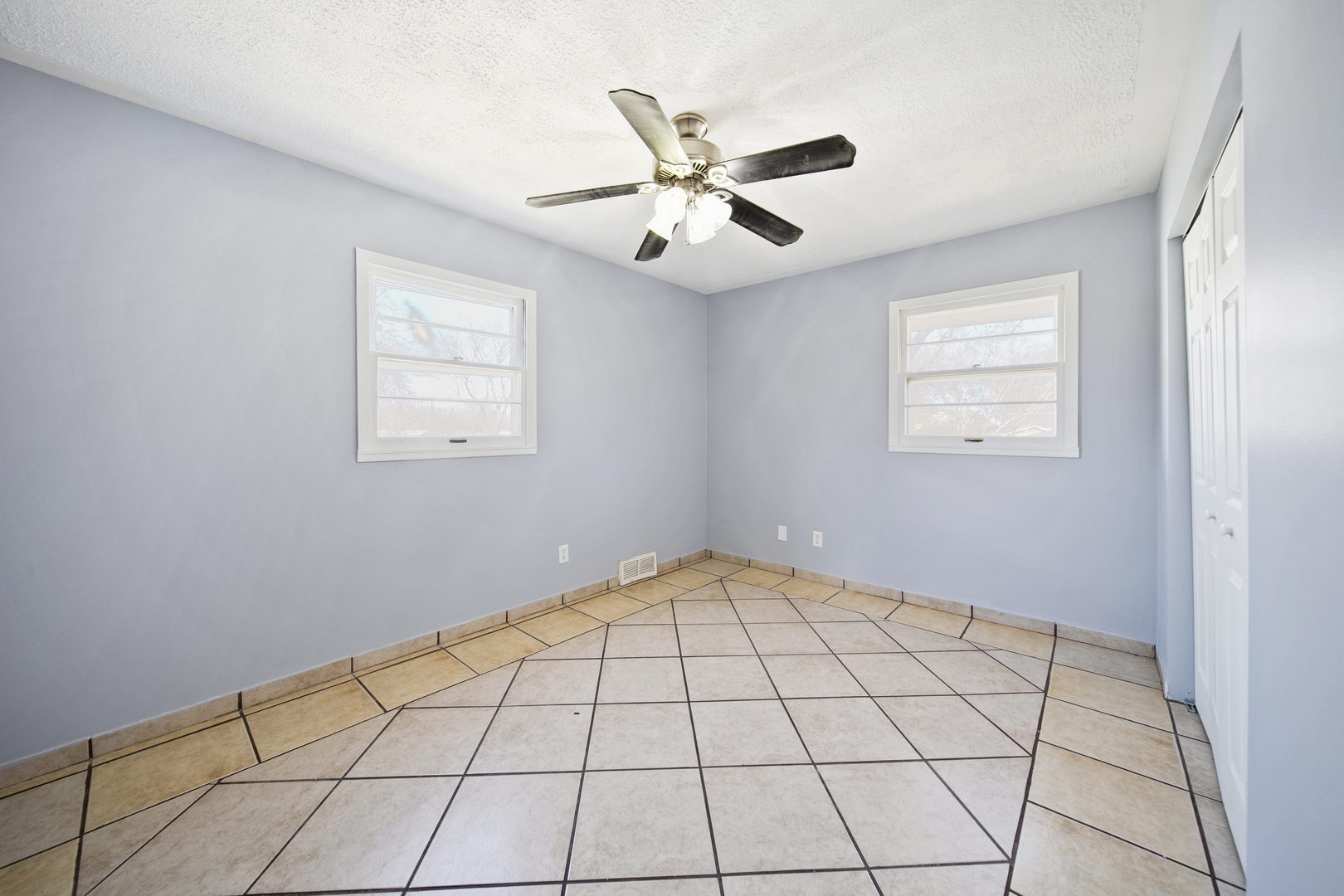1421 Heather Drive Aurora IL 60506