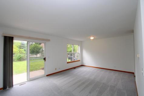 713 Carlisle Drive Woodstock IL 60098