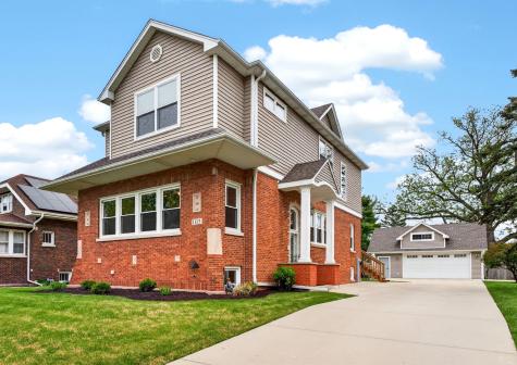1117 Margret Street Des Plaines IL 60016