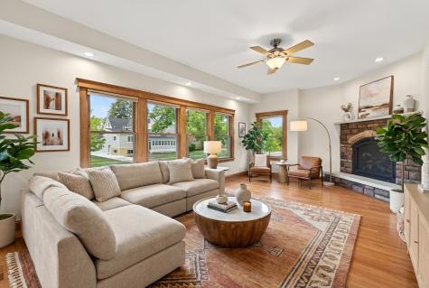 1117 Margret Street Des Plaines IL 60016