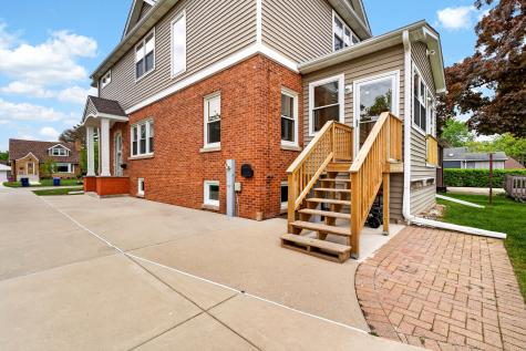 1117 Margret Street Des Plaines IL 60016