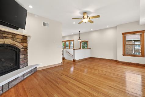 1117 Margret Street Des Plaines IL 60016