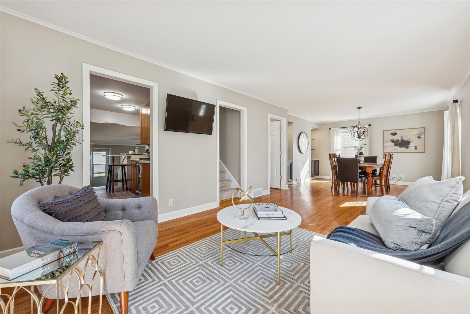 991 South Swain Avenue Elmhurst IL 60126