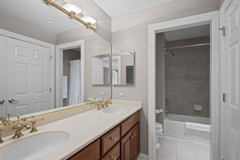 707 Stone Canyon Circle Inverness IL 60010