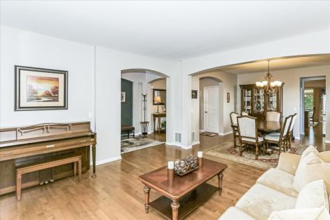 130 Regency Drive Bartlett IL 60103