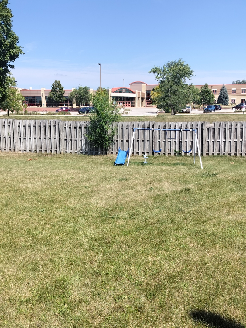 528 Alcott Lane Bolingbrook IL 60440