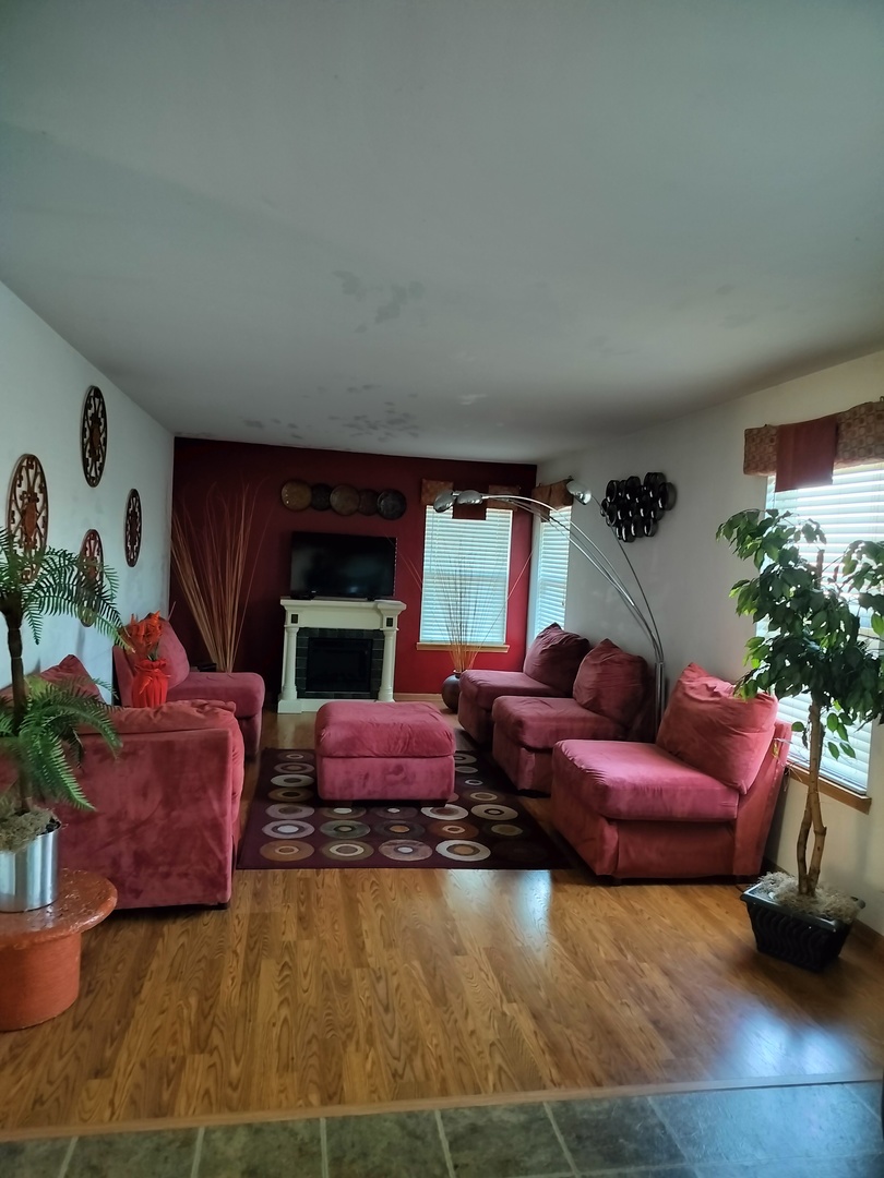 528 Alcott Lane Bolingbrook IL 60440