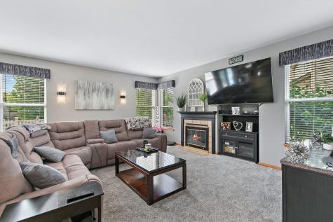 1961 Broadsmore Drive Algonquin IL 60102