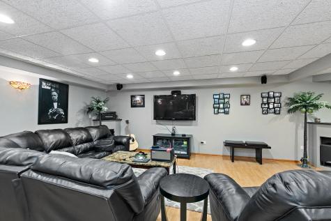 1961 Broadsmore Drive Algonquin IL 60102