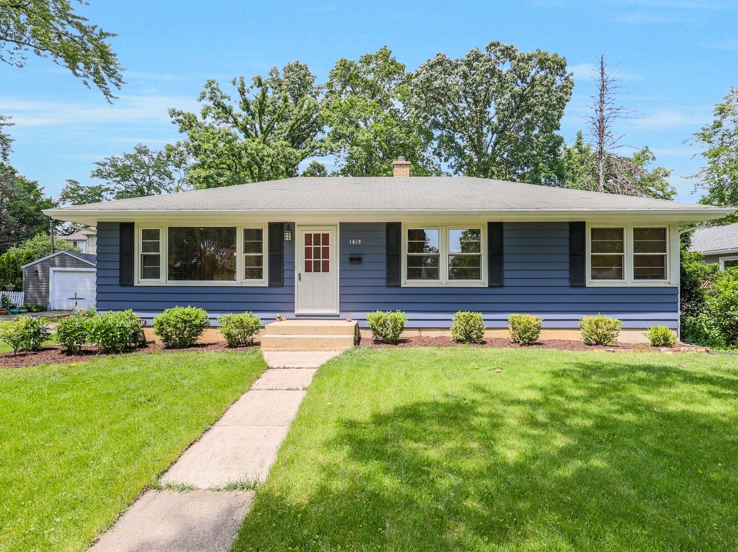 1615 East Evergreen Street Wheaton IL 60187