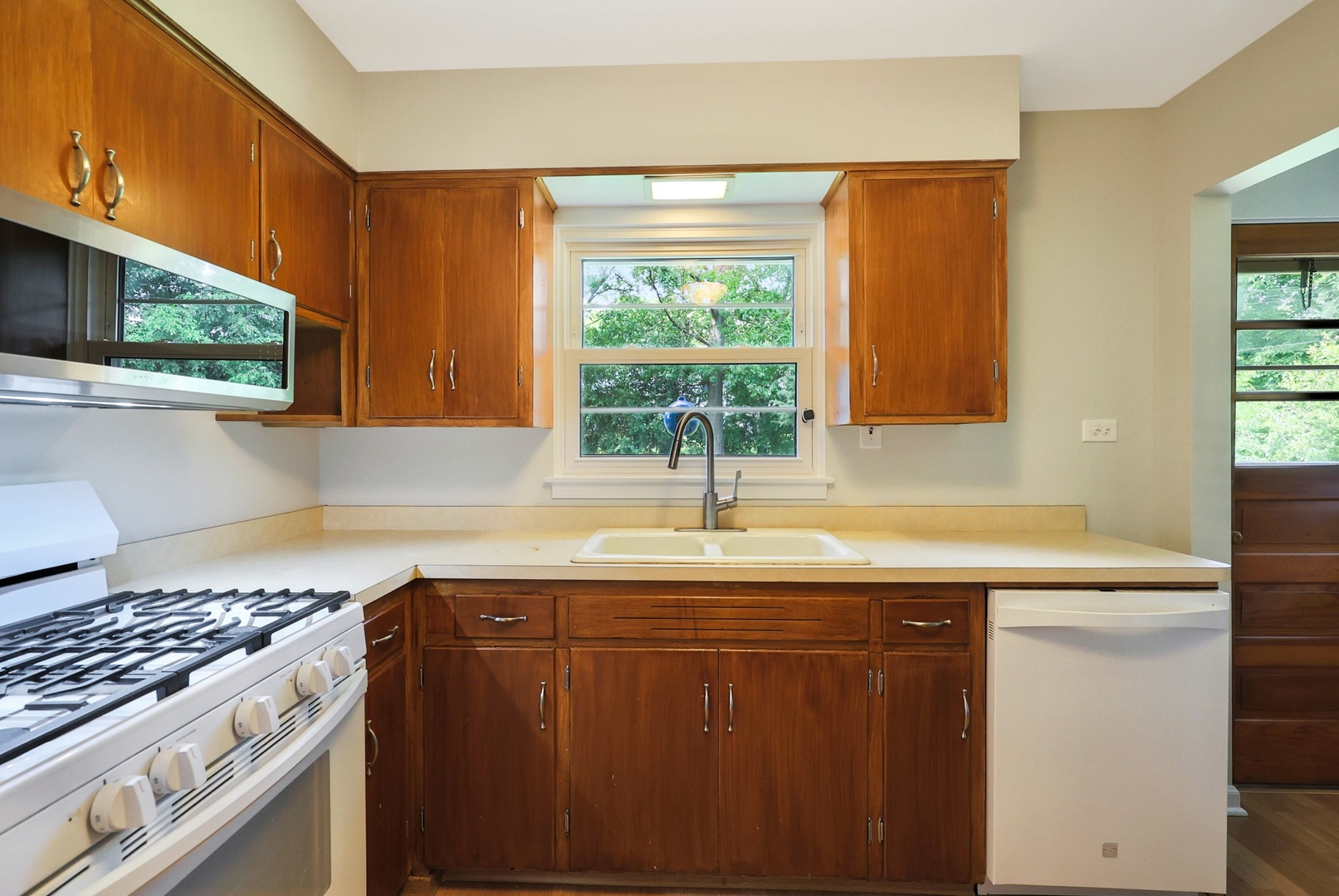 1615 East Evergreen Street Wheaton IL 60187