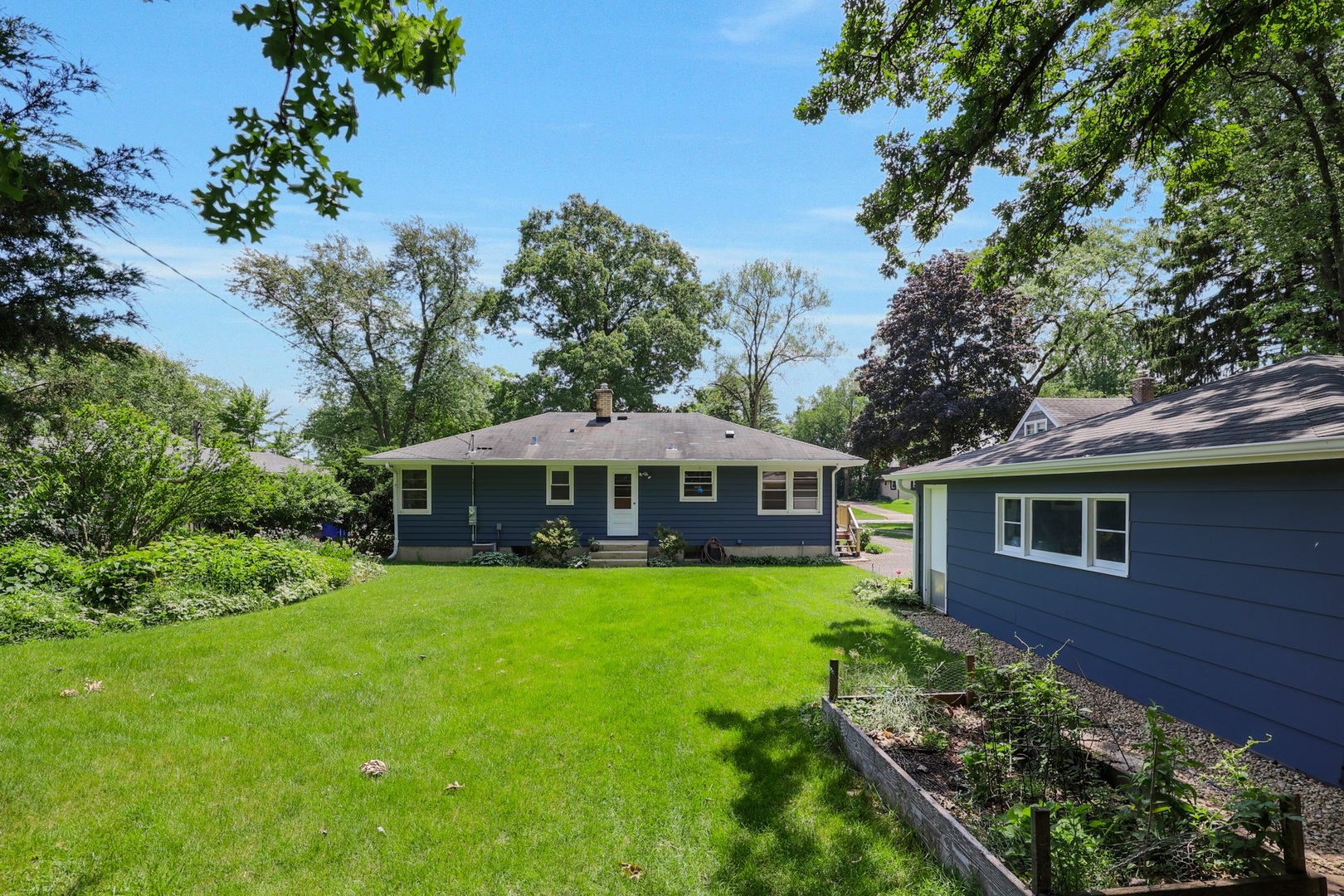 1615 East Evergreen Street Wheaton IL 60187