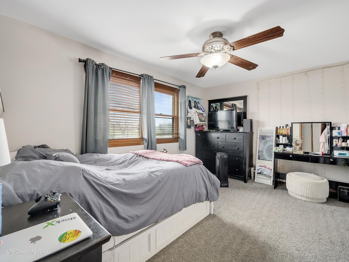 612 Stuart Drive Carol Stream IL 60188