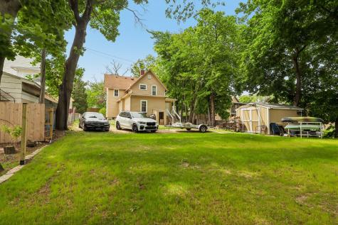 17 South Liberty Street Elgin IL 60120