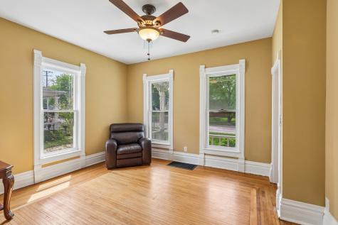17 South Liberty Street Elgin IL 60120