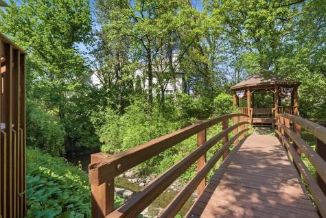 8701 Lake Ridge Drive Darien IL 60561