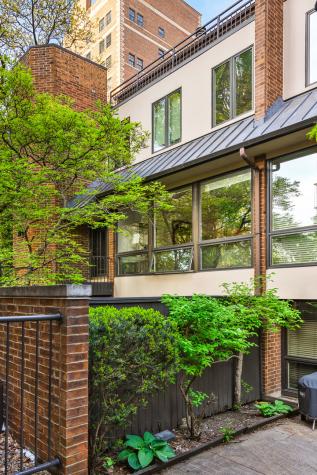 1343 North Sutton Place Chicago IL 60610