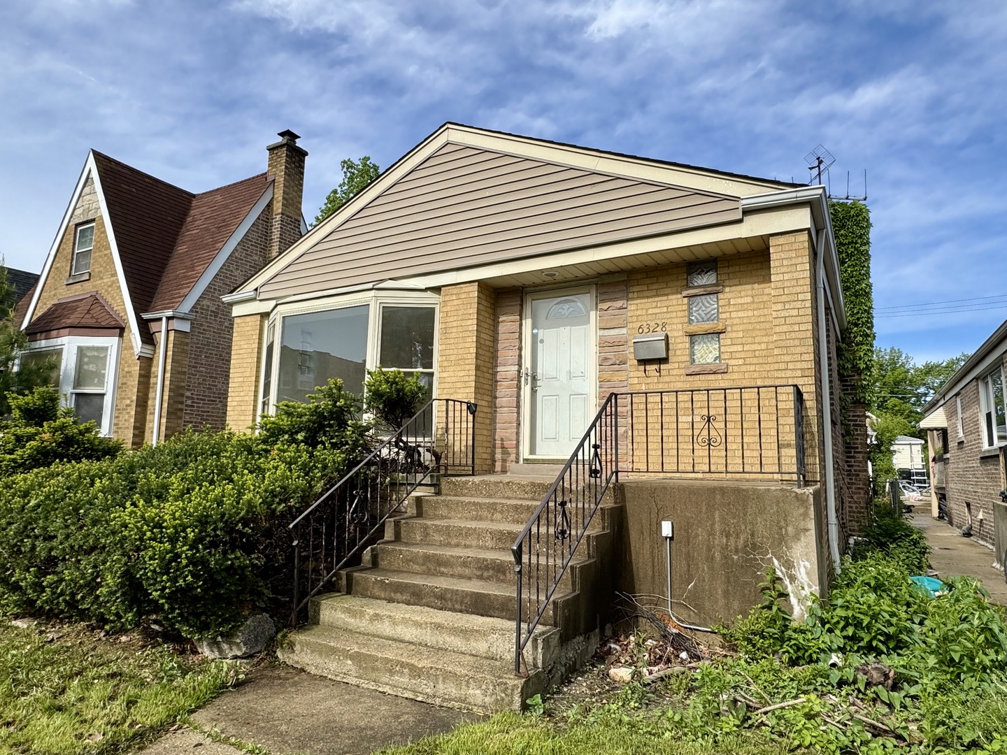 6328 North Troy Street Chicago IL 60659