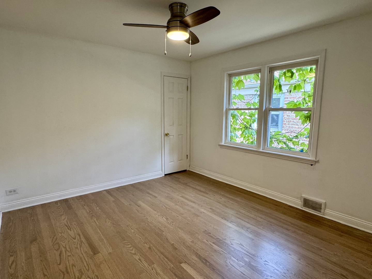 6328 North Troy Street Chicago IL 60659