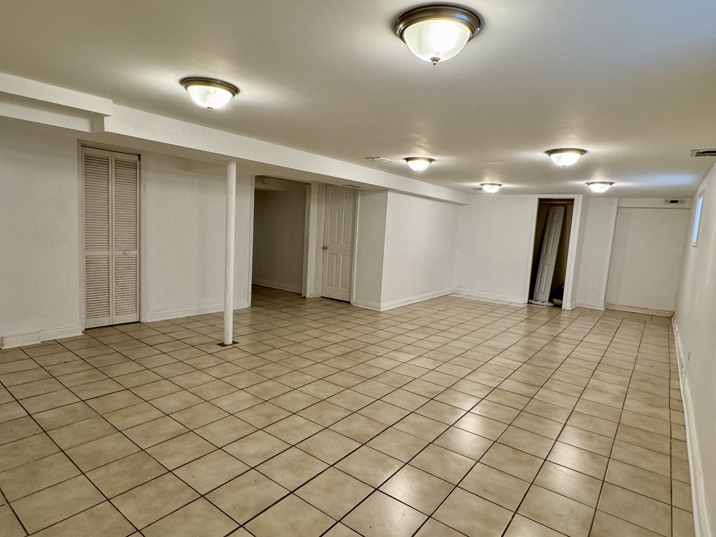 6328 North Troy Street Chicago IL 60659