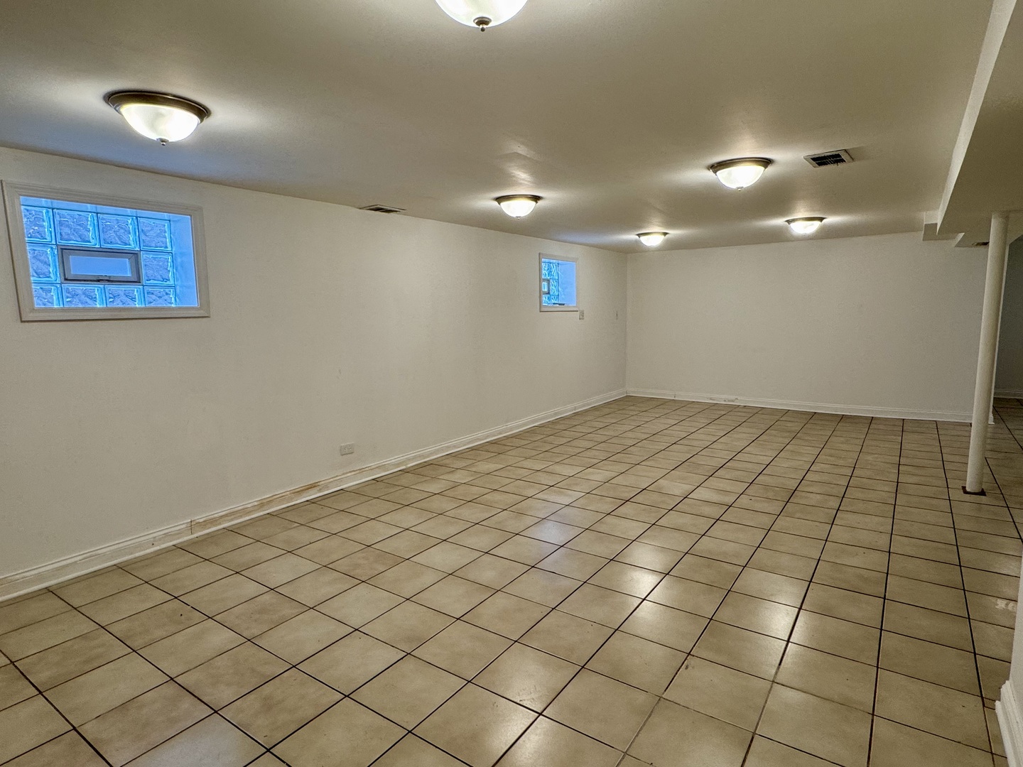 6328 North Troy Street Chicago IL 60659