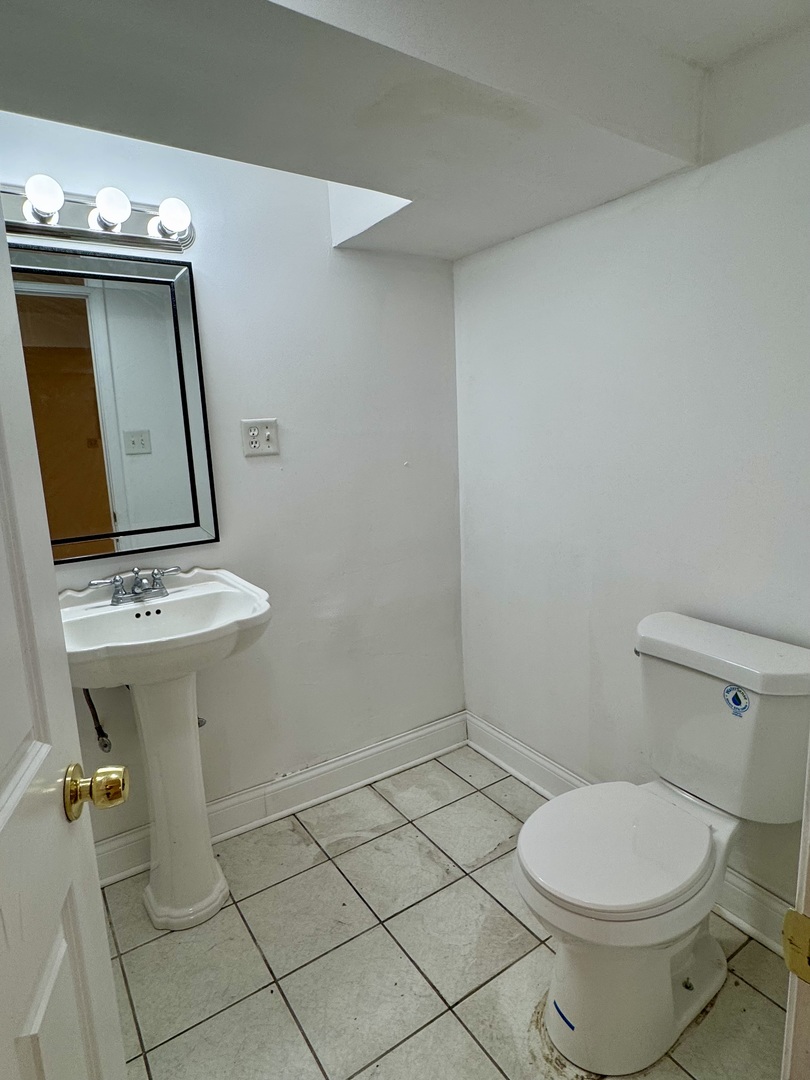 6328 North Troy Street Chicago IL 60659