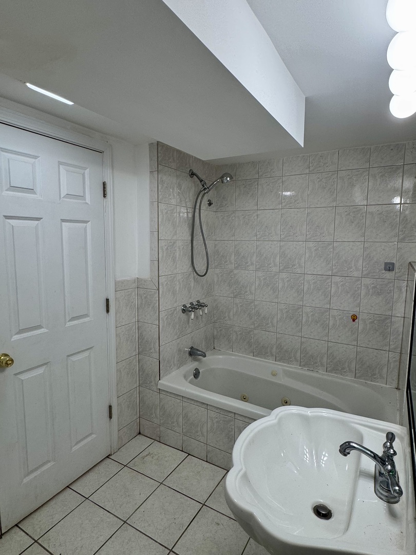 6328 North Troy Street Chicago IL 60659