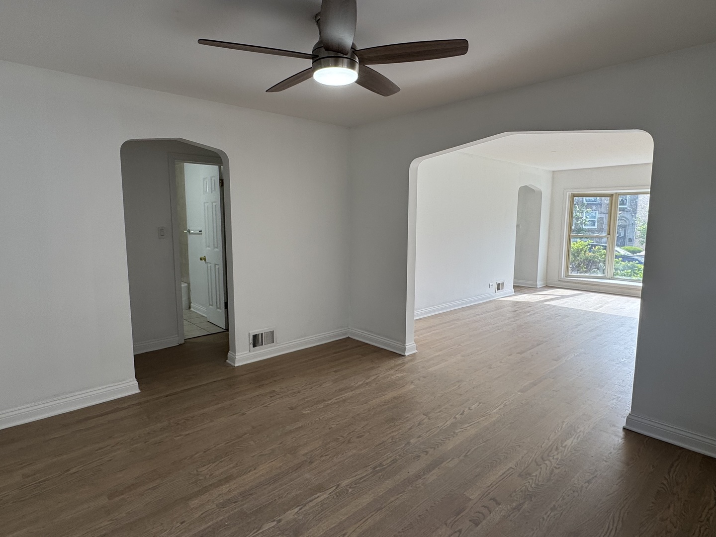 6328 North Troy Street Chicago IL 60659