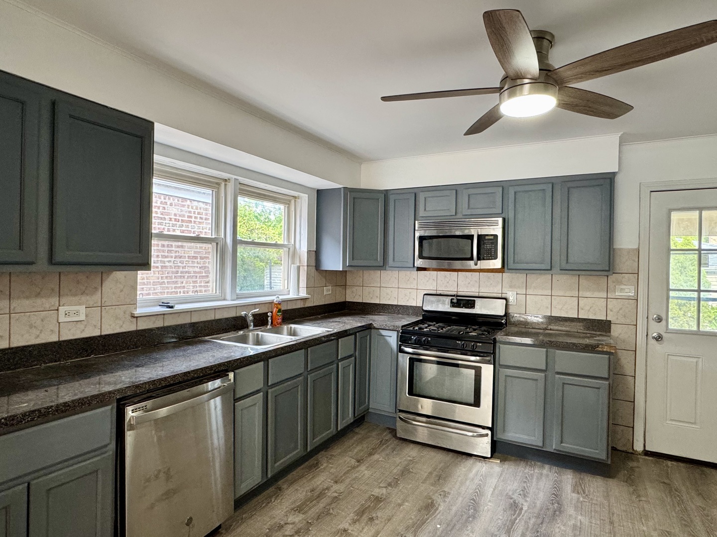 6328 North Troy Street Chicago IL 60659