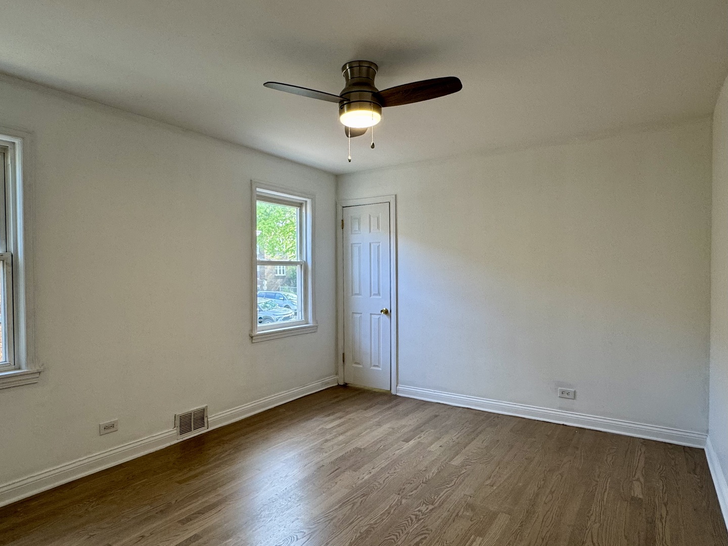 6328 North Troy Street Chicago IL 60659