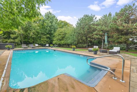 843 Alberosky Way Batavia IL 60510