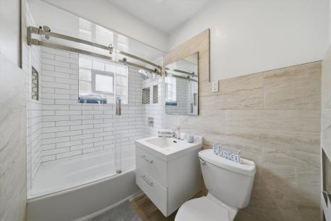 3853 West 83rd Place Chicago IL 60652