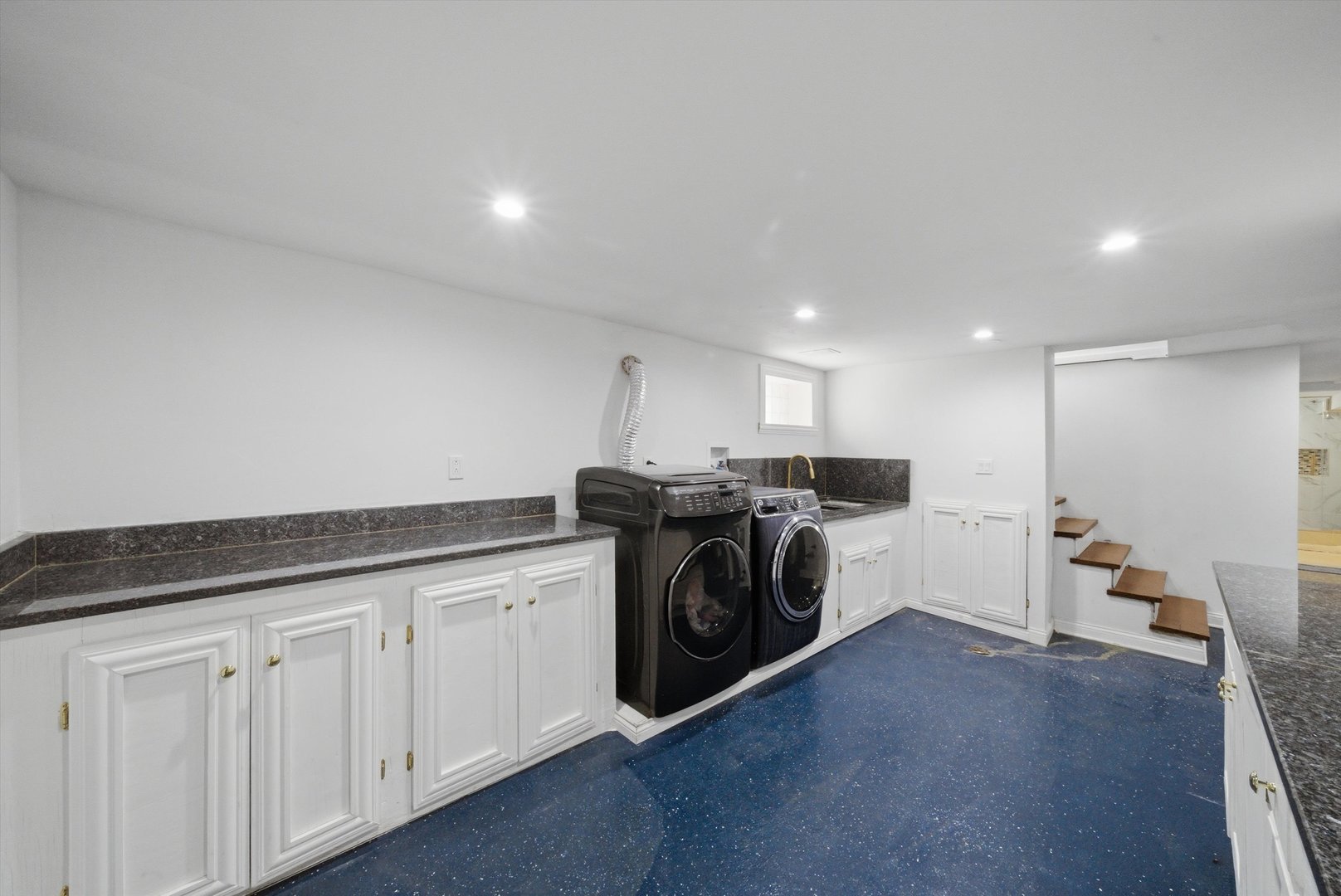 3853 West 83rd Place Chicago IL 60652